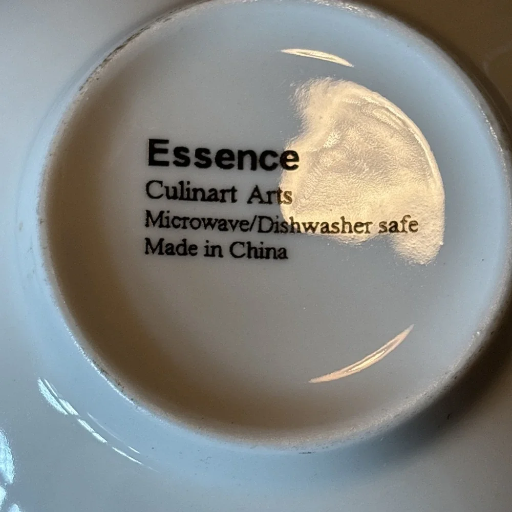 Crate & Barrel Culinart Arts Essence 7 5/8